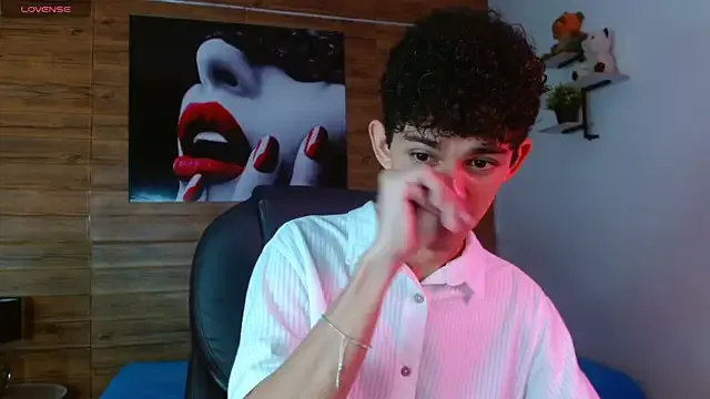 kai101010 – webcam model profile photo Image 2