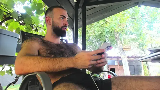 roouse – webcam model profile photo Image 10