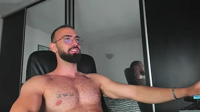 roouse – webcam model profile photo Image 14