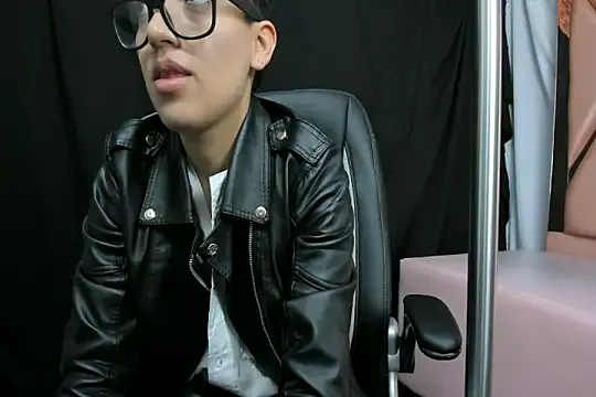 missdirtyhot_ – webcam model profile photo Image 3