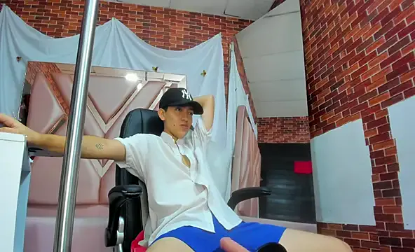 missdirtyhot_ – webcam model profile photo Image 6