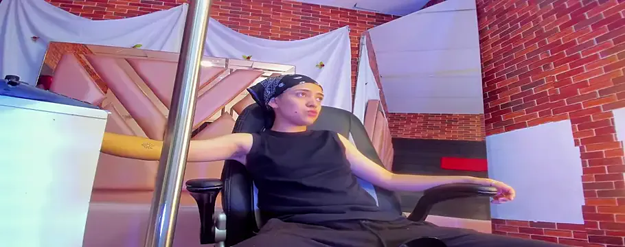 missdirtyhot_ – webcam model profile photo Image 7