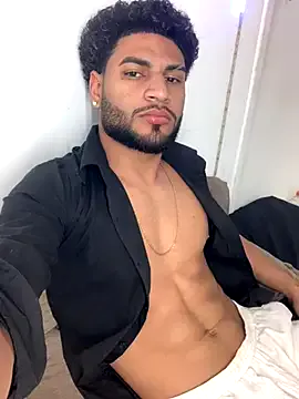  – webcam model profile photo Image 2