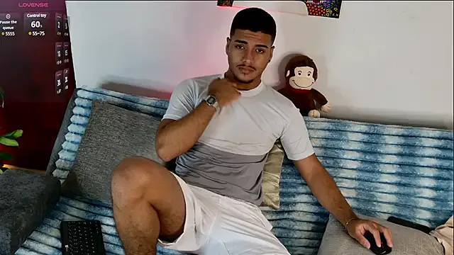  – webcam model profile photo Image 7