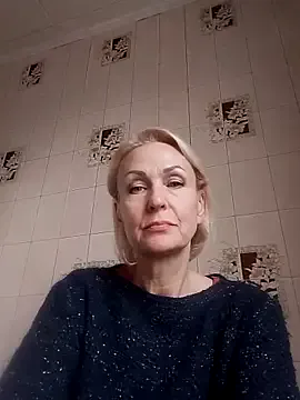 KanyaLopez cam model Image 1