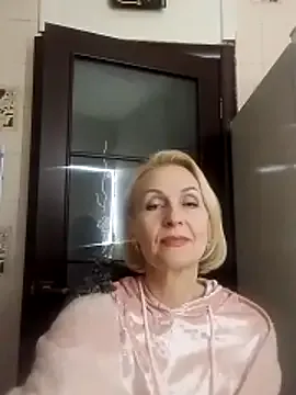 KanyaLopez cam model Image 2