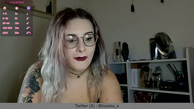 roouse – webcam model profile photo Image 18