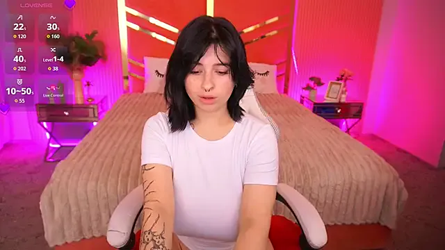 roouse – webcam model profile photo Image 11