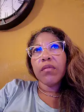 RollDolls – webcam model profile photo Image 15