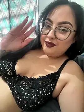 roouse – webcam model profile photo Image 8