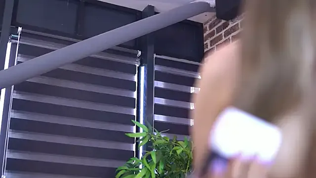 roouse – webcam model profile photo Image 10