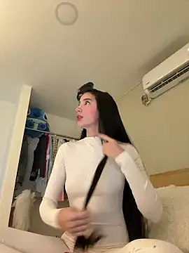 zui_lu – webcam model profile photo Image 4