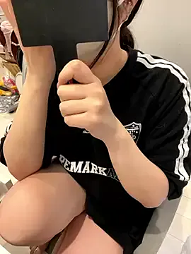 seraphine23 – webcam model profile photo Image 9