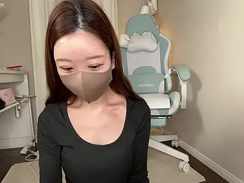 mina_cyan Image 4