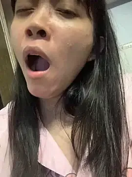 Skyller – webcam model profile photo Image 13