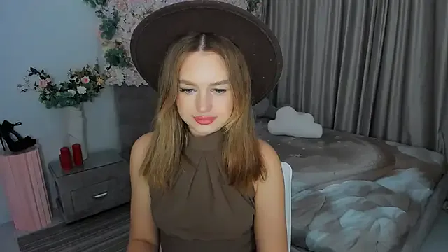 Yui-Ch – webcam model profile photo Image 13