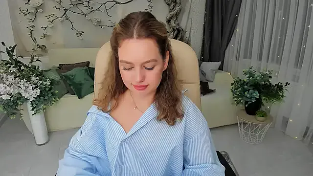 Yui-Ch – webcam model profile photo Image 14