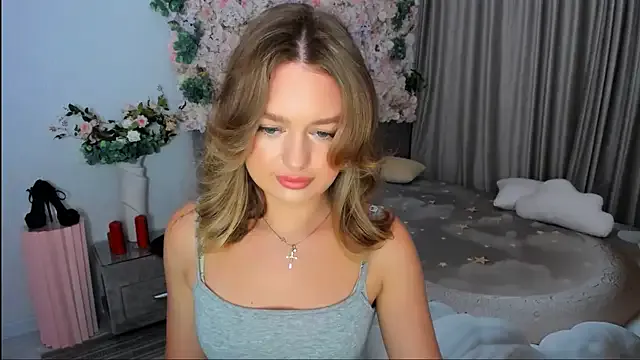 Yui-Ch – webcam model profile photo Image 5