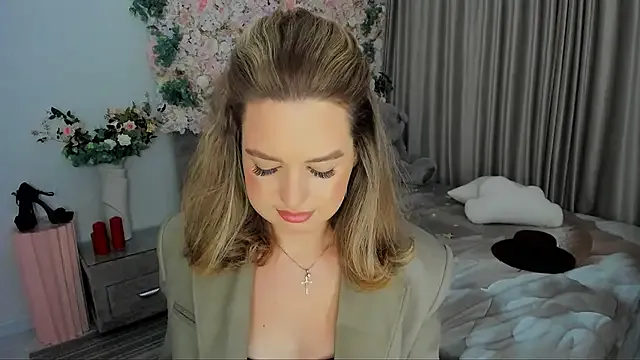 Yui-Ch – webcam model profile photo Image 8