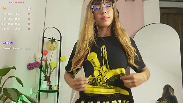 Mia--meow – webcam model profile photo Image 3