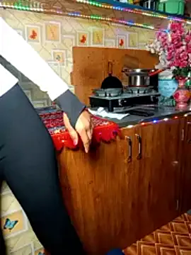 maataaan – webcam model profile photo Image 4