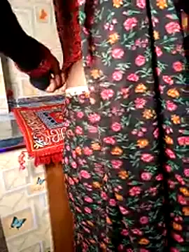 maataaan – webcam model profile photo Image 5