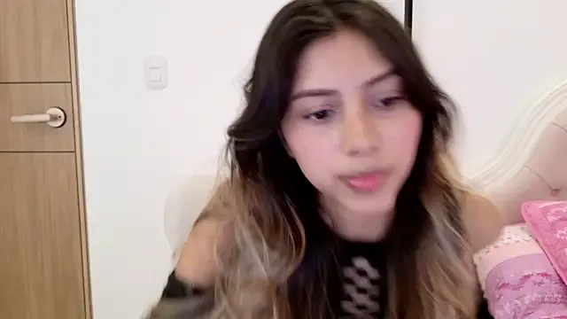 ChanelFoxi – webcam model profile photo Image 5