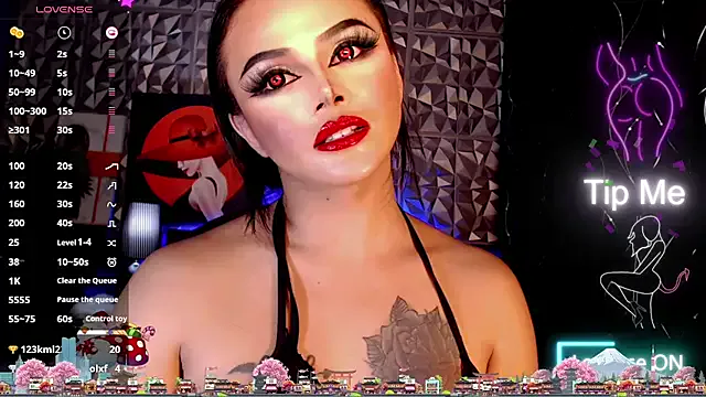 oxo_yuna_oxo – webcam model profile photo Image 13