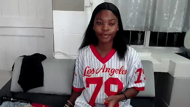 roouse – webcam model profile photo Image 19