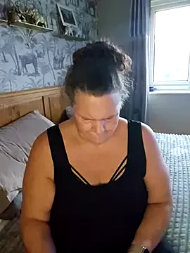 Mia--meow – webcam model profile photo Image 16