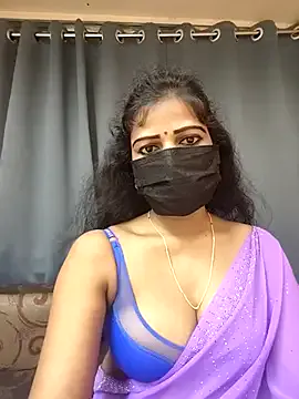 Yui-Ch – webcam model profile photo Image 8