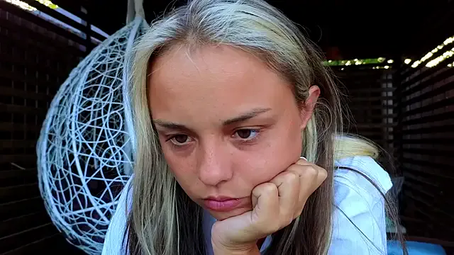  – webcam model profile photo Image 8