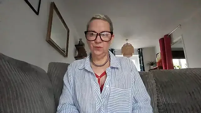 Nonchan_ – webcam model profile photo Image 2