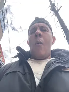 zui_lu – webcam model profile photo Image 7