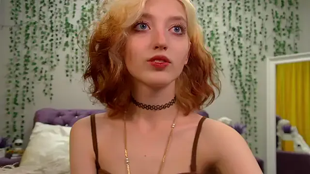 roouse – webcam model profile photo Image 4