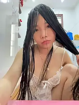 roouse – webcam model profile photo Image 8