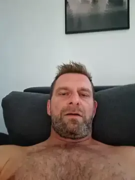 roouse – webcam model profile photo Image 17