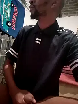 roouse – webcam model profile photo Image 11