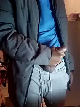 roouse – webcam model profile photo Image 17