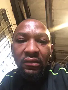 roouse – webcam model profile photo Image 19