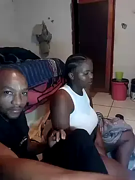 roouse – webcam model profile photo Image 4