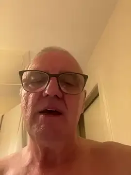  – webcam model profile photo Image 9