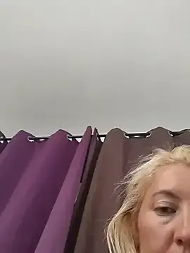 Yui-Ch – webcam model profile photo Image 16