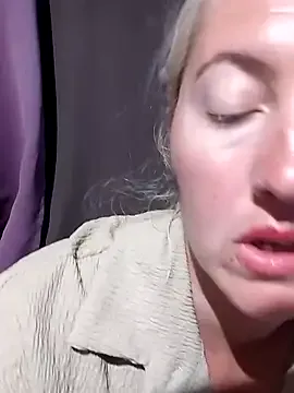 Yui-Ch – webcam model profile photo Image 17