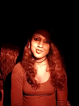 roouse – webcam model profile photo Image 17