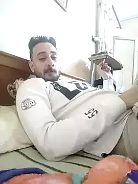 roouse – webcam model profile photo Image 3