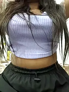 Yui-Ch – webcam model profile photo Image 11