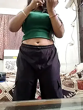 Yui-Ch – webcam model profile photo Image 5