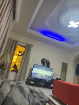 PumaShyXD – webcam model profile photo Image 3