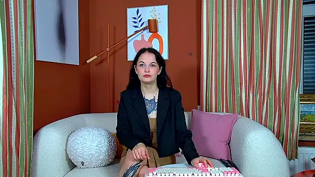 Yui-Ch – webcam model profile photo Image 4